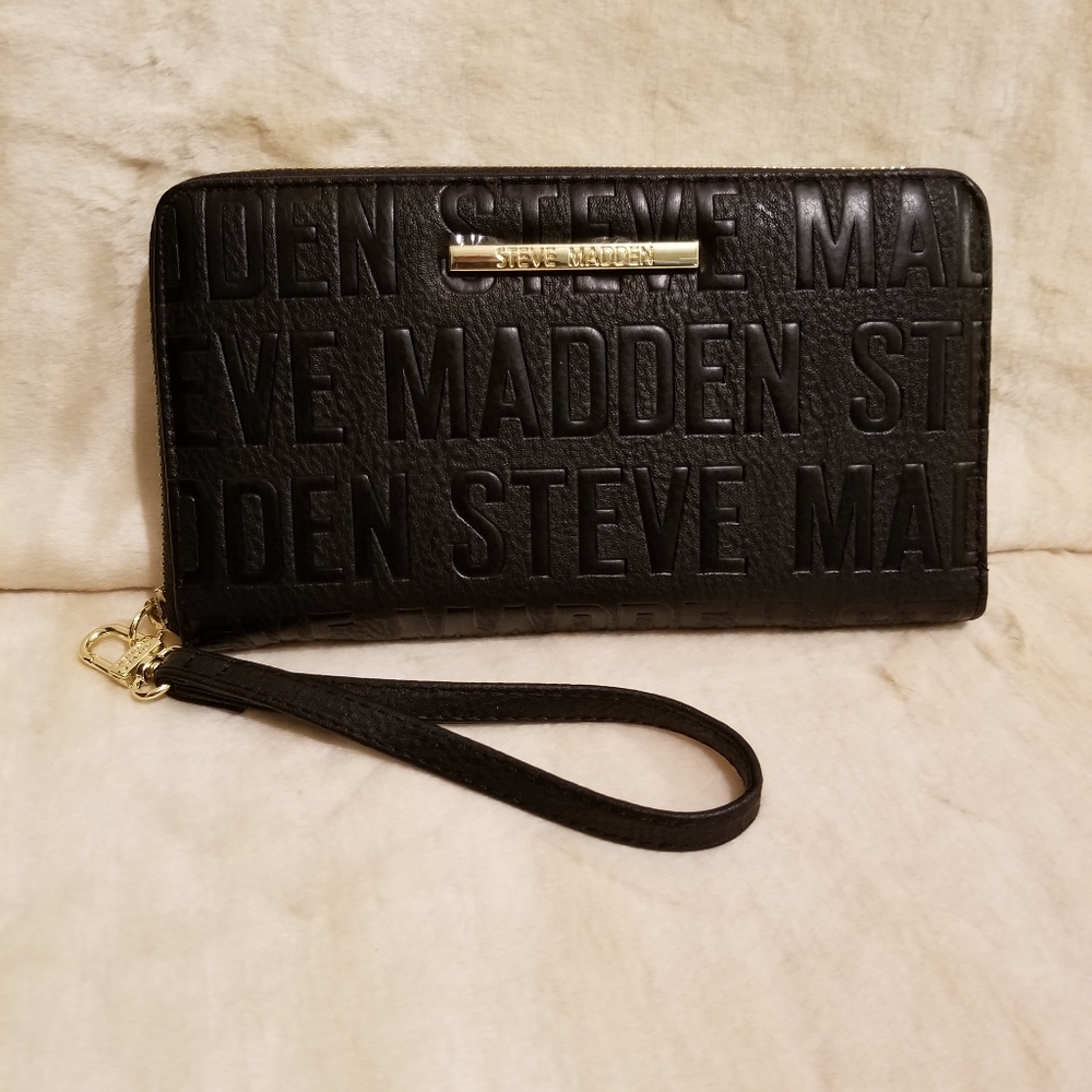 Large Steve Madden Wristlet/ Wallet